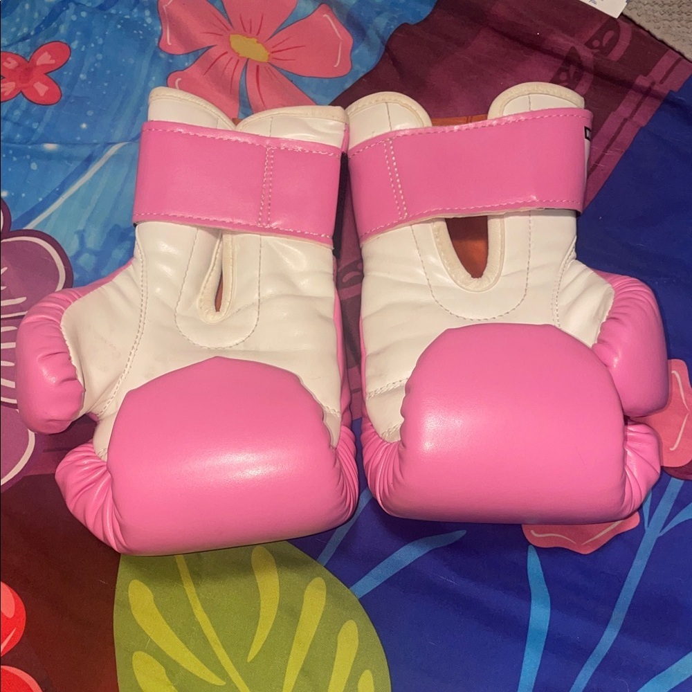 Taka Pink Boxing Gloves with Logo - Picture 2 of 3
